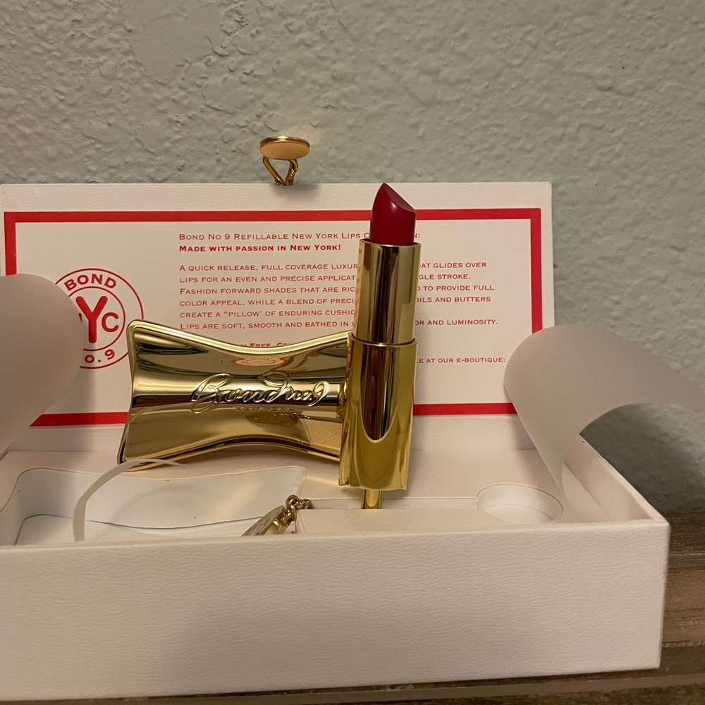 BOND NO. 9 REFILLABLE LIPSTICK ASTOR PLACE